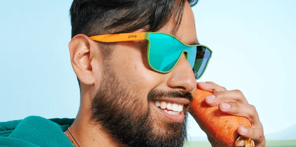 Goodr VRG – 24 Carrot Sunnies | ProductPageAssets_24CarrotSunniesOnFaceImage_1000x