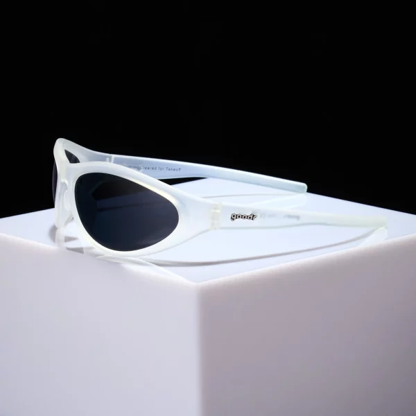 Goodr Bug Gs - Cleared For Takeoff | 2_Lifestyle_2dd28408-708d-4741-87d6-a5a8680e499a2
