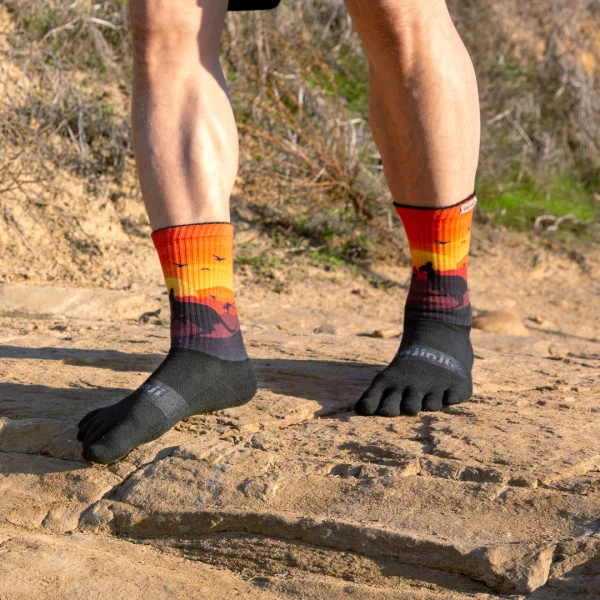 Injinji TRAIL Womens Specific Midweight Crew Australiana | TrailMidweightCrewKangaroo_2048x